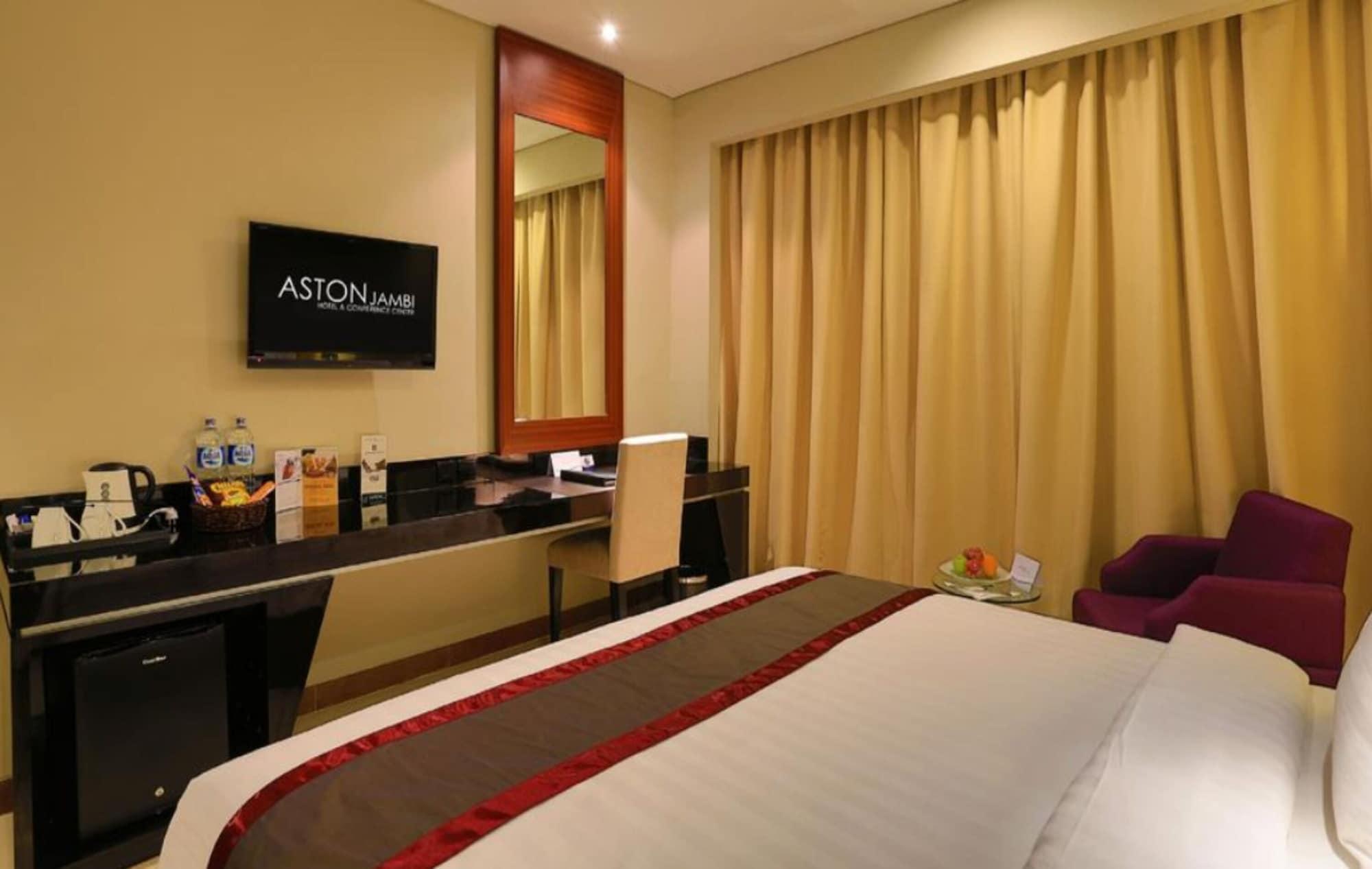 Aston Jambi Hotel & Conference Center Экстерьер фото